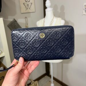 Tory Burch T Monogram Leather Zip Wallet